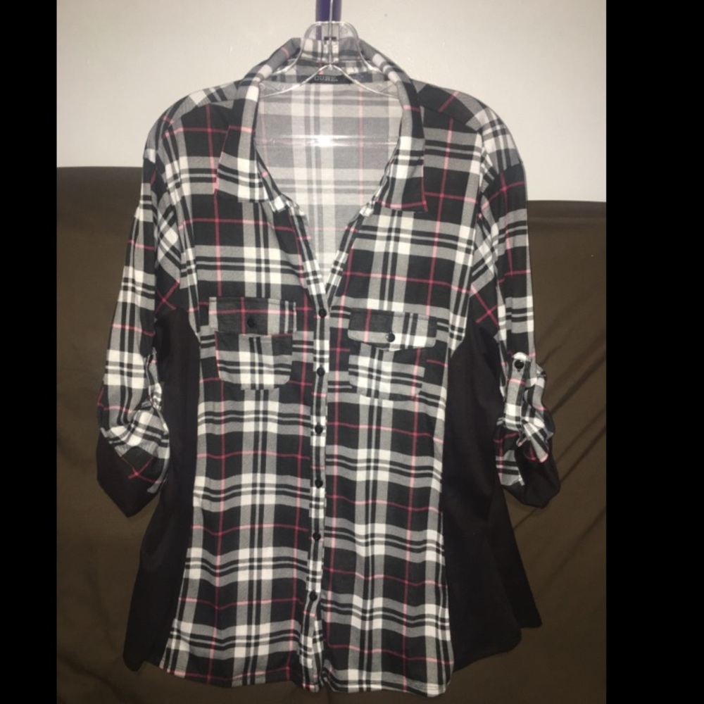 Plaid button up Shirt 👚👕